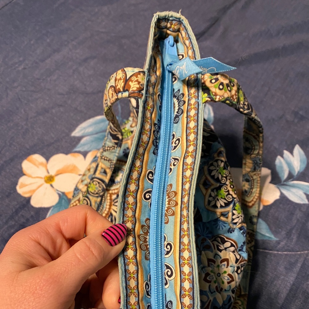 SALE: Vera Bradley purse - Picture 2 of 5